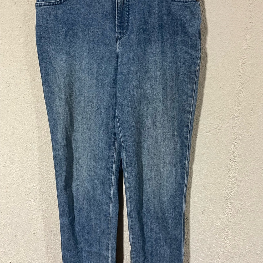 Womens GLORIA VANDERBILT JEANS size 6